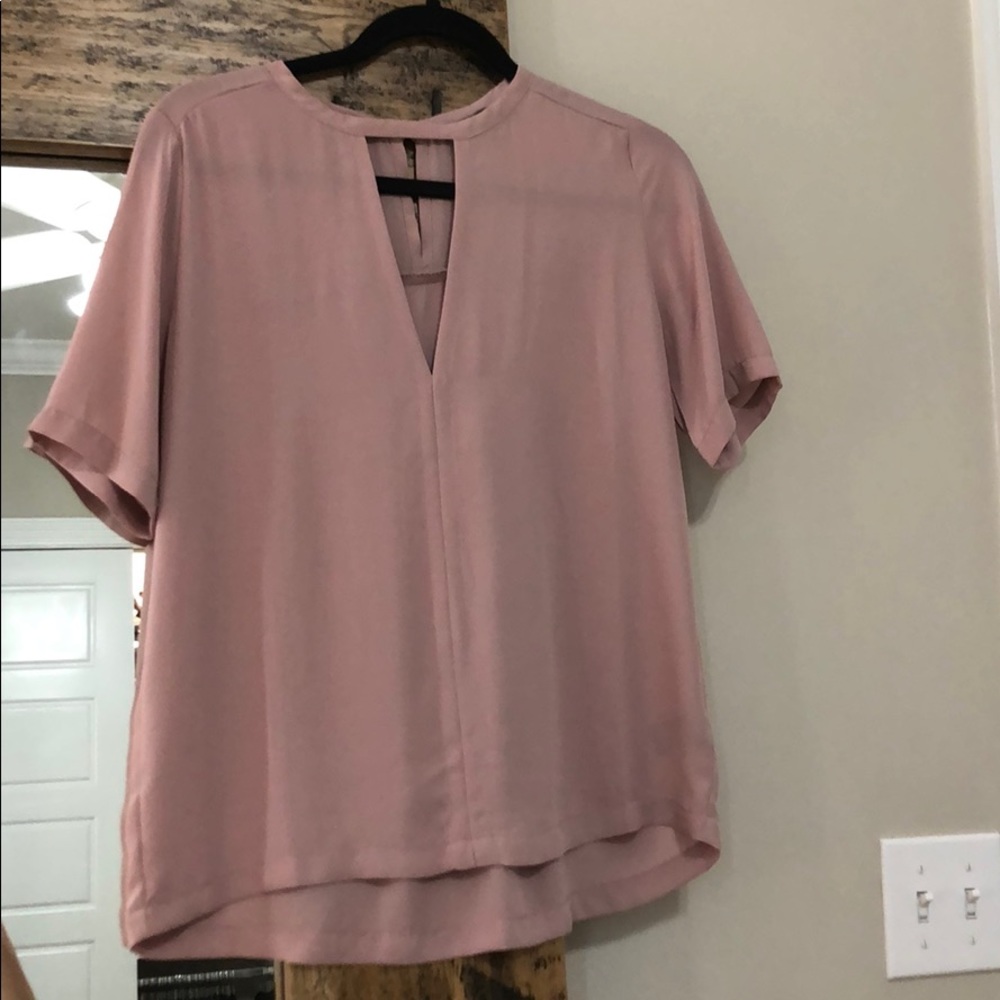 Lulu’s blush blouse